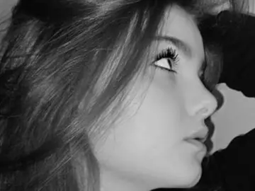 StephanieMiller  live sex cam