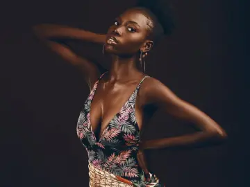 IssaJenner  live sex cam