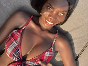 IssaJenner  live sex cam