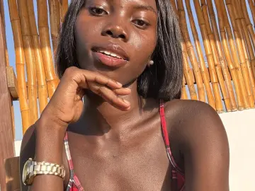 IssaJenner  live sex cam