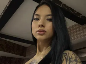 AlessiaVelvett  live sex cam