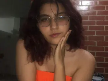 EmilyRoar  live sex cam