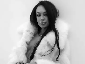 RaqueleGrace  live sex cam