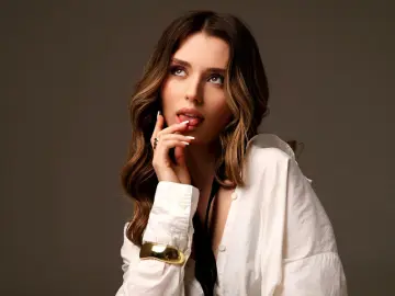 MarybethSnow  live sex cam