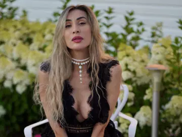 MicaSmil  live sex cam