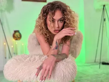 NoaVrai  live sex cam