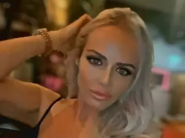 DaniellaSkyee  live sex cam