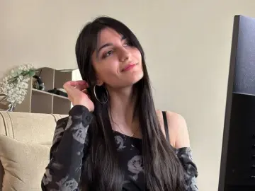 BreeHennecke  live sex cam