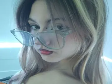 EmmieOttman  live sex cam