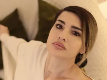 KaronTouche  live sex cam
