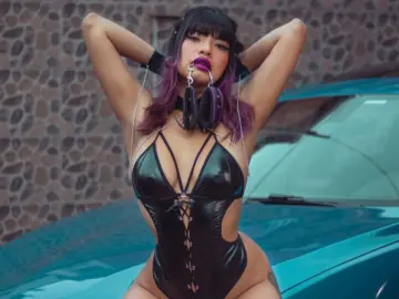 VioletHogtied  live sex cam