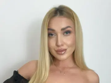 AmaFox  live sex cam