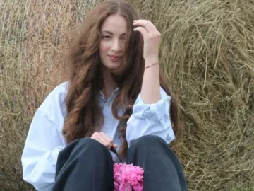 MoonSany  live sex cam