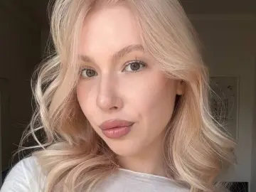 OpalDines  live sex cam