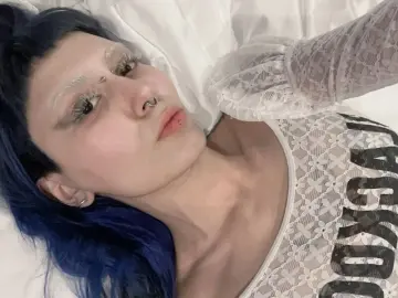 LolaAllien  live sex cam