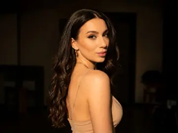 KiraMae  live sex cam