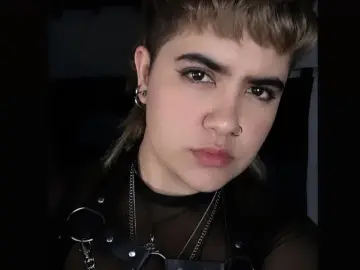 ZussanGravereign  live sex cam