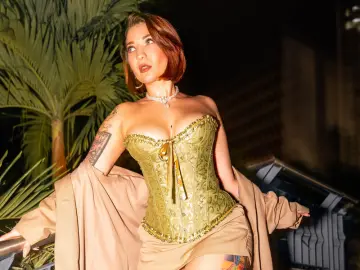 GiaOlives  live sex cam