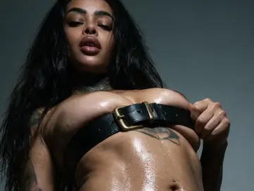 DesareeMarie  live sex cam