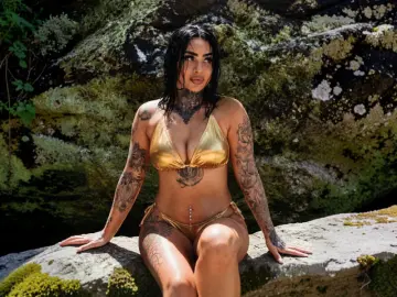 DesareeMarie  live sex cam