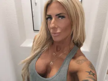 BlondiNikki  live sex cam