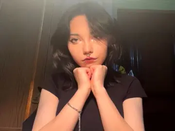 ElbaBuckles  live sex cam