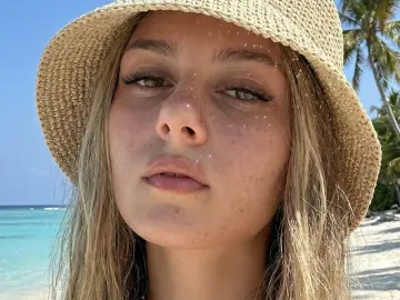 StefaniBrowyn  live sex cam