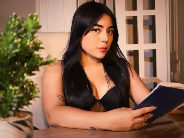 LeslieVenet  live sex cam