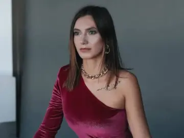 DakotaRusso  live sex cam