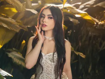 LiliDavison  live sex cam