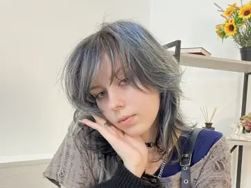 MelonyBloom  live sex cam