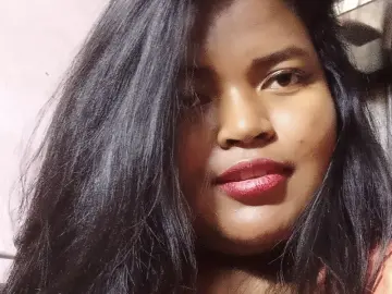 LareineEstrella  live sex cam