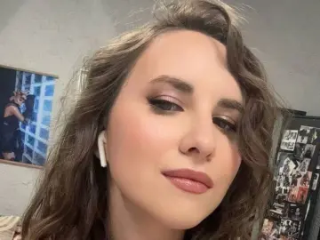MaybelPetzel  live sex cam