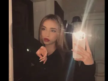 EmiliSkay  live sex cam