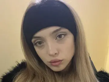 EmiliSkay  live sex cam