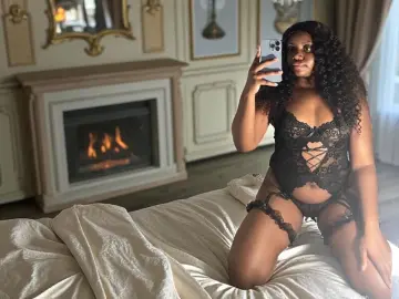 AyeshaBrown  live sex cam