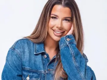 CapriAndersen  live sex cam