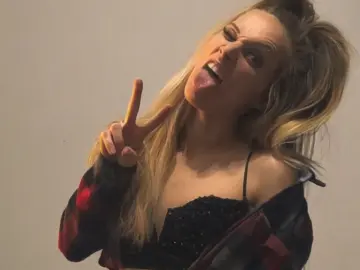 WhitneyLeann  live sex cam