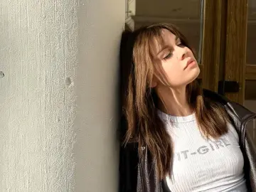 ScarletMarney  live sex cam
