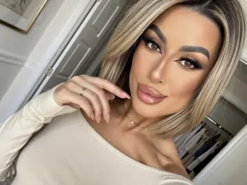 SophieChase  live sex cam