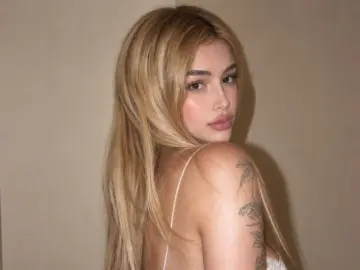 MiaRussell  live sex cam