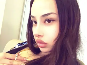 HedyServoss  live sex cam