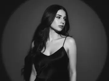 CharlaDaponte  live sex cam