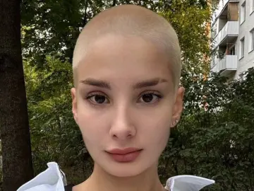 HermaRiesenberg  live sex cam