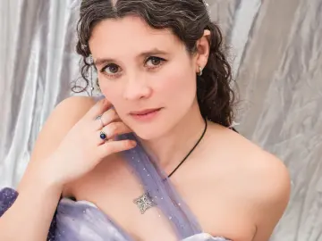 LiaConstatine  live sex cam