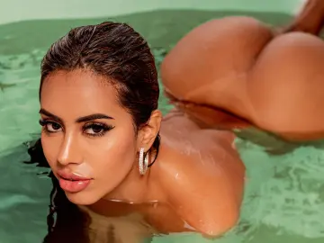 AnnyRoug  live sex cam