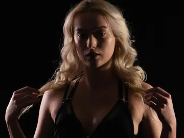 ElizavetaKhirevi  live sex cam