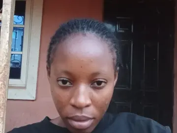 DewanAumira  live sex cam