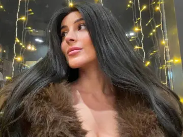 OssieZoumis  live sex cam