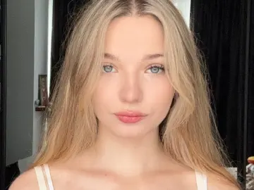 CleliaGoel  live sex cam